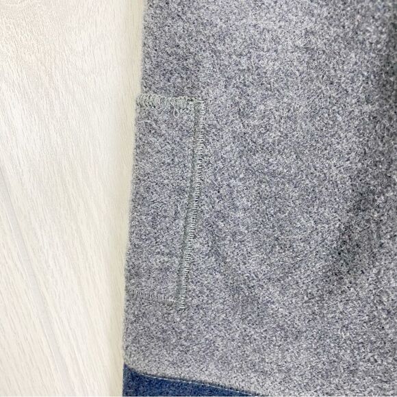 Ted Baker | Gray & Blue Color Block Fleece V-Neck Sweater Size 5 (XL) - Picture 8 of 12